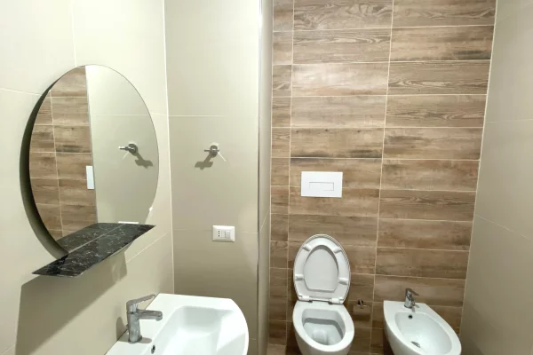 Shtepi me qera Apartament ne Tirane, 1+1, Mobilimi E mobiluar, Pagesa 55,000  Leke.
