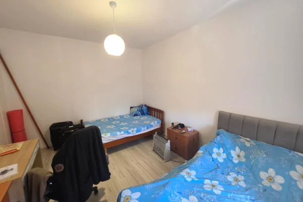 Shtepi me qera Apartament ne Tirane, 2+1, Mobilimi E mobiluar, Pagesa 50,000  Leke.