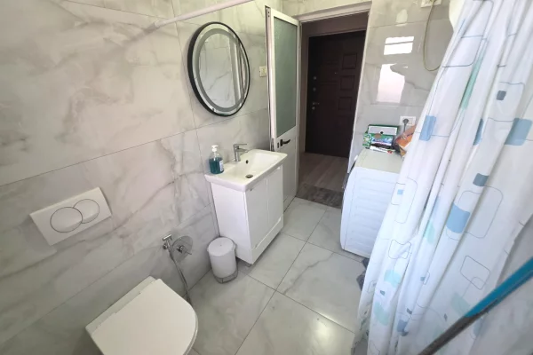 Shtepi me qera Apartament ne Tirane, 2+1, Mobilimi E mobiluar, Pagesa 50,000  Leke.