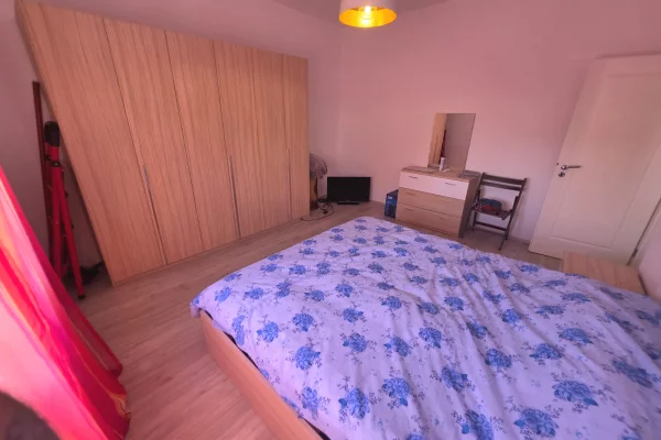 Shtepi me qera Apartament ne Tirane, 2+1, Mobilimi E mobiluar, Pagesa 50,000  Leke.
