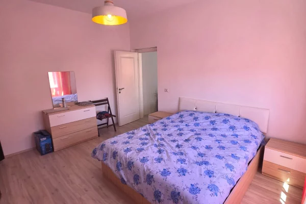 Shtepi me qera Apartament ne Tirane, 2+1, Mobilimi E mobiluar, Pagesa 50,000  Leke.