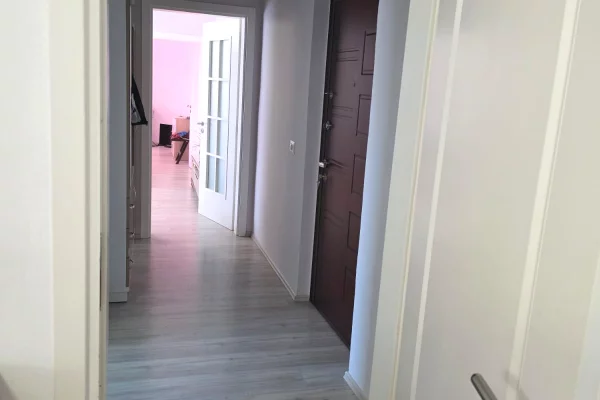 Shtepi me qera Apartament ne Tirane, 2+1, Mobilimi E mobiluar, Pagesa 50,000  Leke.
