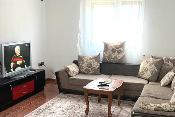 Shtepi me qera 2+1 ne Tirane - 45,000 Leke