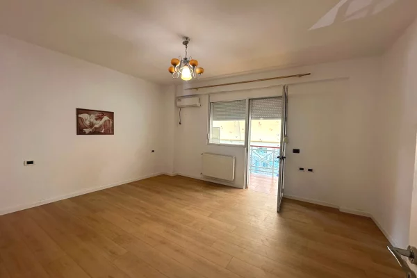 JEPET ME QIRA AMBIENT PER ZYRA | 📍 Tek Garda 