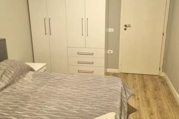 Appartamento in vendita a Tirana 1+1, Arredato