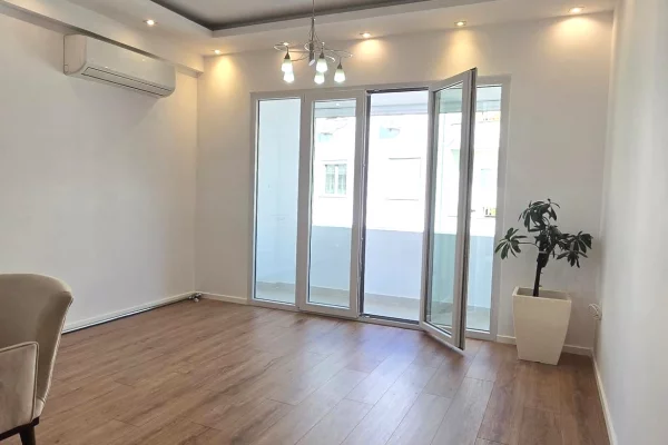 Shtepi ne shitje Apartament ne Tirane, 2+1, Mobilimi E mobiluar, Pagesa 258,000  Euro.