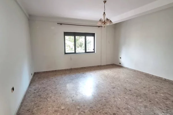 Shitet 📍 Rruga Xhanfize Keko  Apartament 3+1