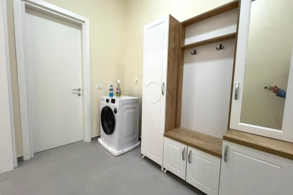 Shtepi me qera Apartament ne Tirane, 2+1, Mobilimi E mobiluar, Pagesa 550  Euro.