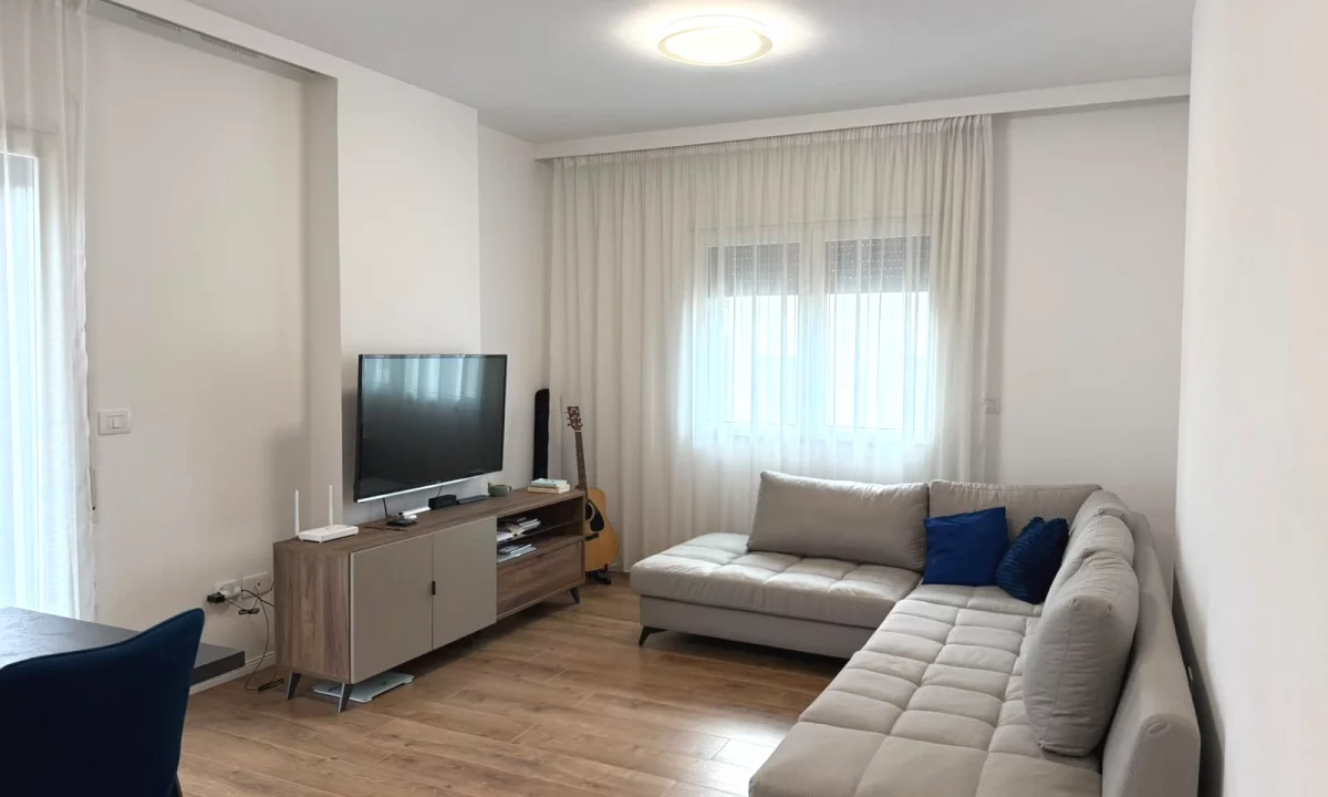 Shtepi ne shitje Apartament ne Tirane, 2+1, Mobilimi E mobiluar, Pagesa 265,000  Euro.