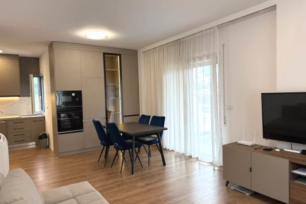 Shtepi ne shitje Apartament ne Tirane, 2+1, Mobilimi E mobiluar, Pagesa 265,000  Euro.