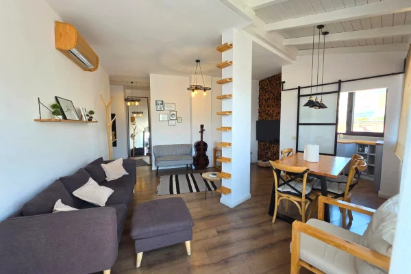 Shtepi ne shitje Apartament ne Tirane, 2+1, Mobilimi E mobiluar, Pagesa 29,000,000  Leke.