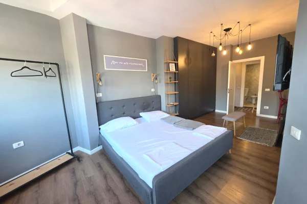 Shtepi ne shitje Apartament ne Tirane, 2+1, Mobilimi E mobiluar, Pagesa 29,000,000  Leke.