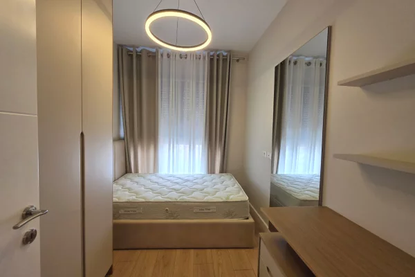 Shtepi me qera Apartament ne Tirane, 2+1, Mobilimi E mobiluar, Pagesa 800  Euro.