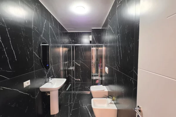 Shtepi me qera Apartament ne Tirane, 2+1, Mobilimi E mobiluar, Pagesa 800  Euro.