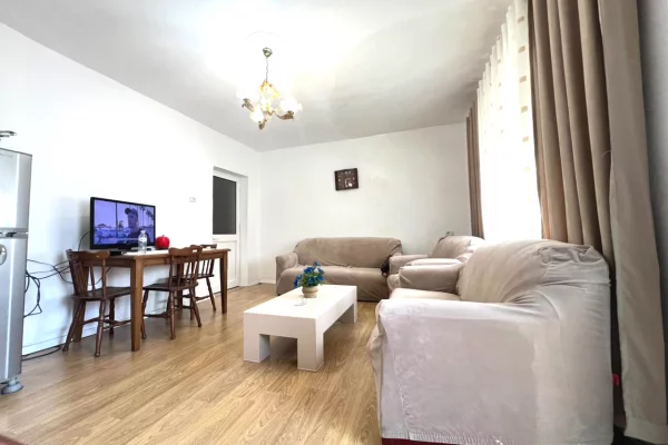 Shtepi ne shitje Apartament ne Tirane, 3+1, Mobilimi E mobiluar, Pagesa 180,000  Euro.