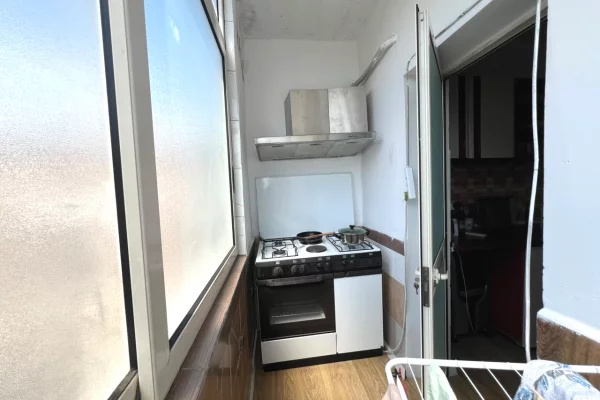 Shtepi ne shitje Apartament ne Tirane, 3+1, Mobilimi E mobiluar, Pagesa 180,000  Euro.