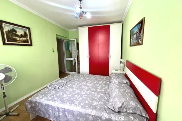 Shtepi ne shitje Apartament ne Tirane, 3+1, Mobilimi E mobiluar, Pagesa 180,000  Euro.