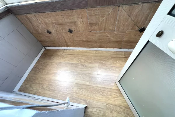 Shtepi ne shitje Apartament ne Tirane, 3+1, Mobilimi E mobiluar, Pagesa 180,000  Euro.