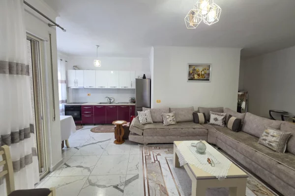 Shtepi ne shitje Apartament ne Tirane, 2+1, Mobilimi E mobiluar, Pagesa 148,000  Euro.