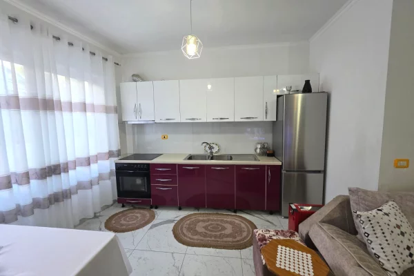 Shtepi ne shitje Apartament ne Tirane, 2+1, Mobilimi E mobiluar, Pagesa 148,000  Euro.