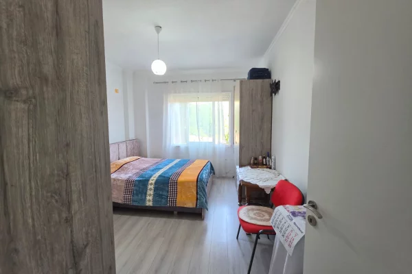 Shtepi ne shitje Apartament ne Tirane, 2+1, Mobilimi E mobiluar, Pagesa 148,000  Euro.