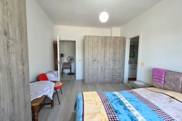 Shtepi ne shitje Apartament ne Tirane, 2+1, Mobilimi E mobiluar, Pagesa 148,000  Euro.
