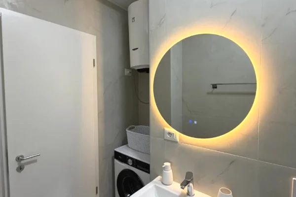 Jepet ambient biznesi tek Zogu i Zi . 
