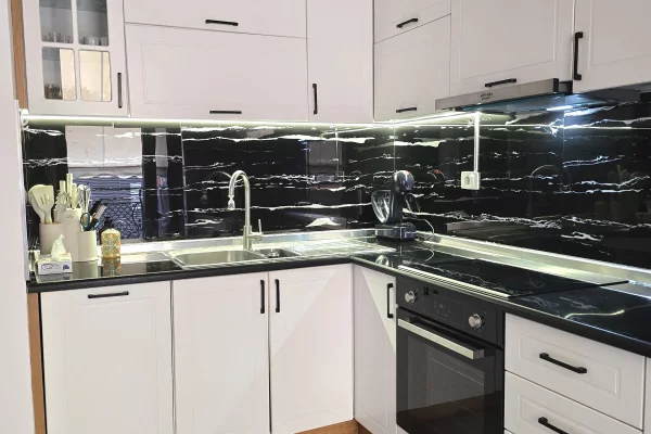 Shtepi me qera Apartament ne Tirane, 2+1, Mobilimi E mobiluar, Pagesa 1,200  Euro.
