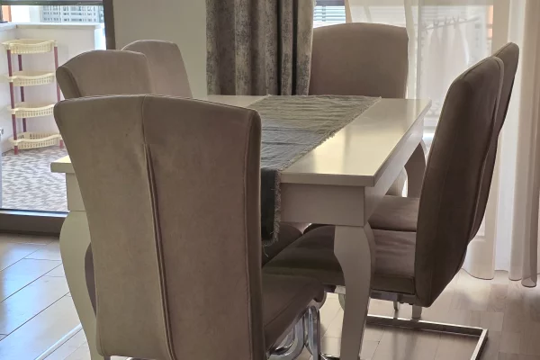 Shtepi me qera Apartament ne Tirane, 2+1, Mobilimi E mobiluar, Pagesa 1,200  Euro.