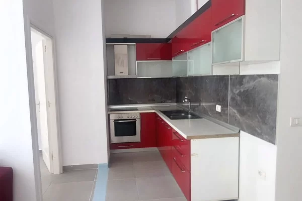 Shtepi ne shitje Apartament ne Tirane, 1+1, Mobilimi Bosh, pa mobiluar, Pagesa 86,000  Euro.