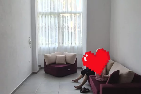 Shtepi ne shitje Apartament ne Tirane, 1+1, Mobilimi Bosh, pa mobiluar, Pagesa 86,000  Euro.