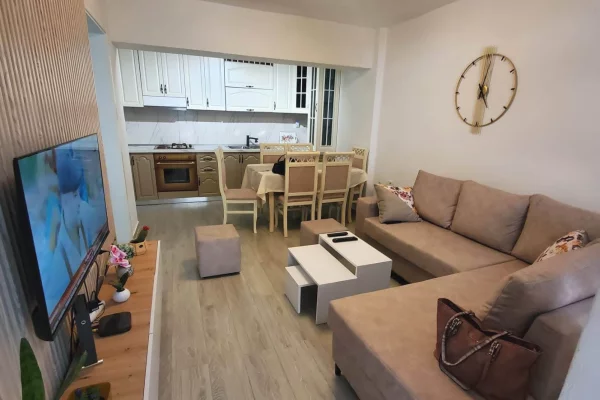 Shtepi me qera 2+1 ne Tirane - 55,000 Leke