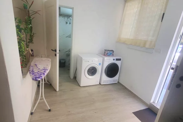 Shtepi me qera Apartament ne Tirane, 2+1, Mobilimi E mobiluar, Pagesa 55,000  Leke.