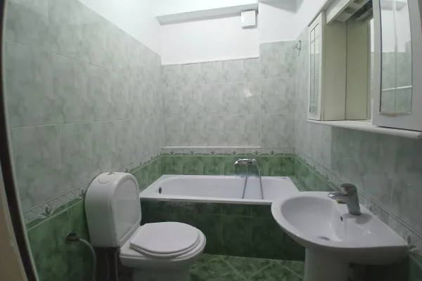 Shtepi me qera Apartament ne Tirane, 1+1, Mobilimi E mobiluar, Pagesa 50,000  Leke.