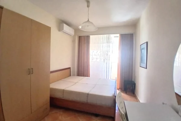 Shtepi me qera Apartament ne Tirane, 1+1, Mobilimi E mobiluar, Pagesa 50,000  Leke.