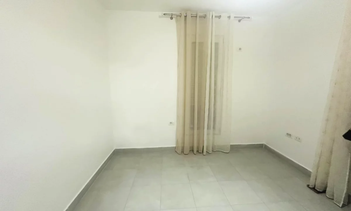 Shtepi me qera Apartament ne Tirane, 2+1, Mobilimi E mobiluar, Pagesa 60,000  Leke.