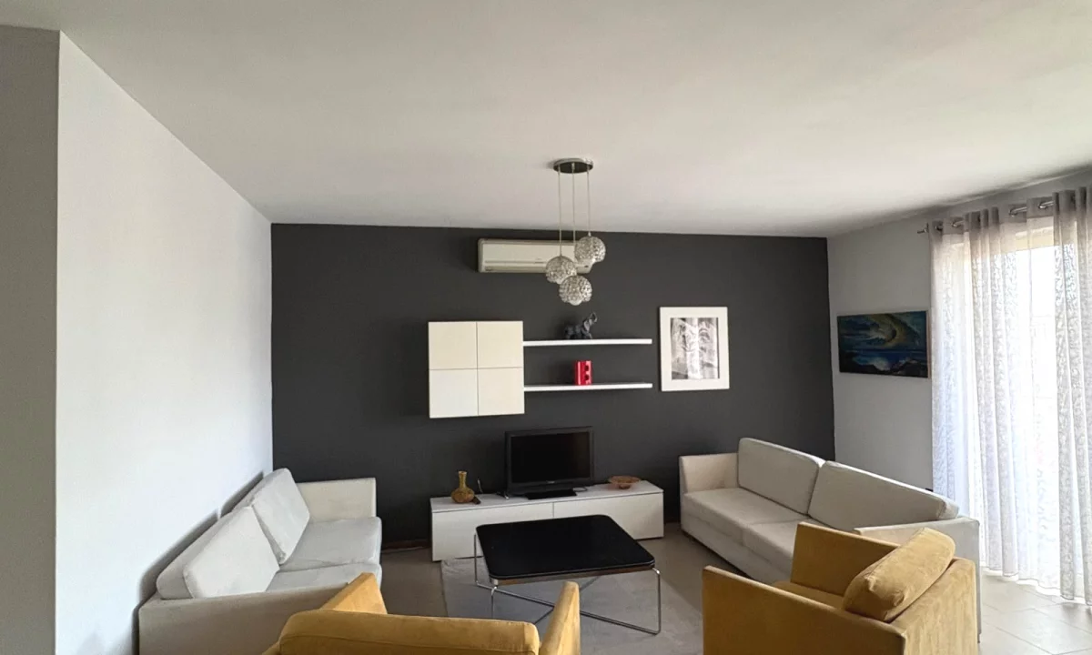 Shtepi me qera Apartament ne Tirane, 2+1, Mobilimi E mobiluar, Pagesa 65,000  Leke.