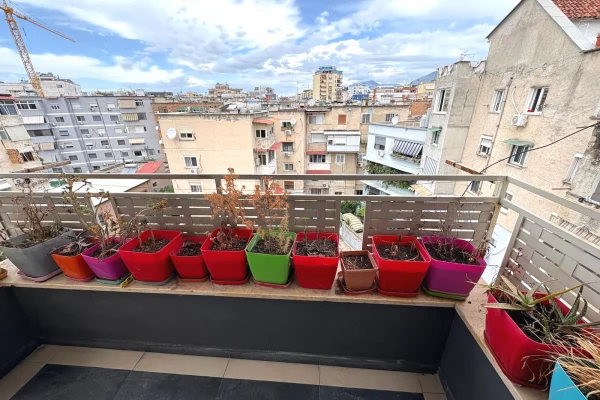 Shtepi me qera Apartament ne Tirane, 2+1, Mobilimi E mobiluar, Pagesa 65,000  Leke.