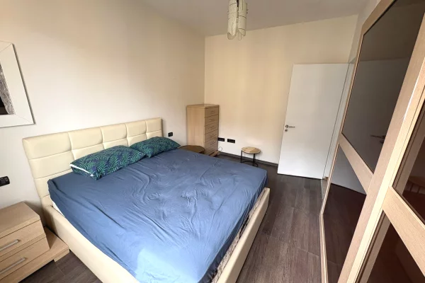 Shtepi me qera Apartament ne Tirane, 2+1, Mobilimi E mobiluar, Pagesa 65,000  Leke.