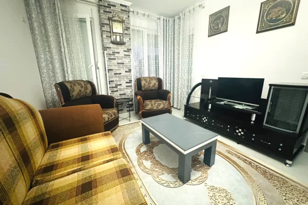 Shtepi me qera Apartament ne Tirane, 1+1, Mobilimi E mobiluar, Pagesa 45,000  Leke.