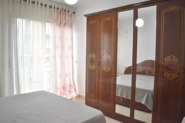 Shtepi me qera Apartament ne Tirane, 2+1, Mobilimi E mobiluar, Pagesa 52,000  Leke.