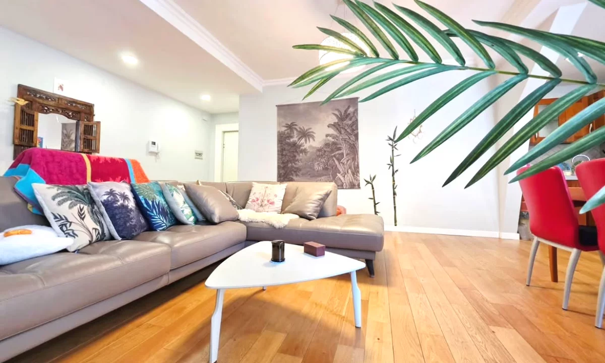 Shtepi ne shitje Apartament ne Tirane, 2+1, Mobilimi E mobiluar, Pagesa 409,000  Euro.