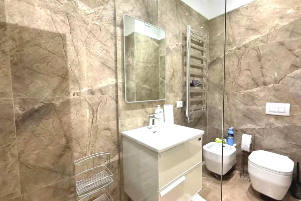 Shtepi ne shitje Apartament ne Tirane, 2+1, Mobilimi E mobiluar, Pagesa 409,000  Euro.