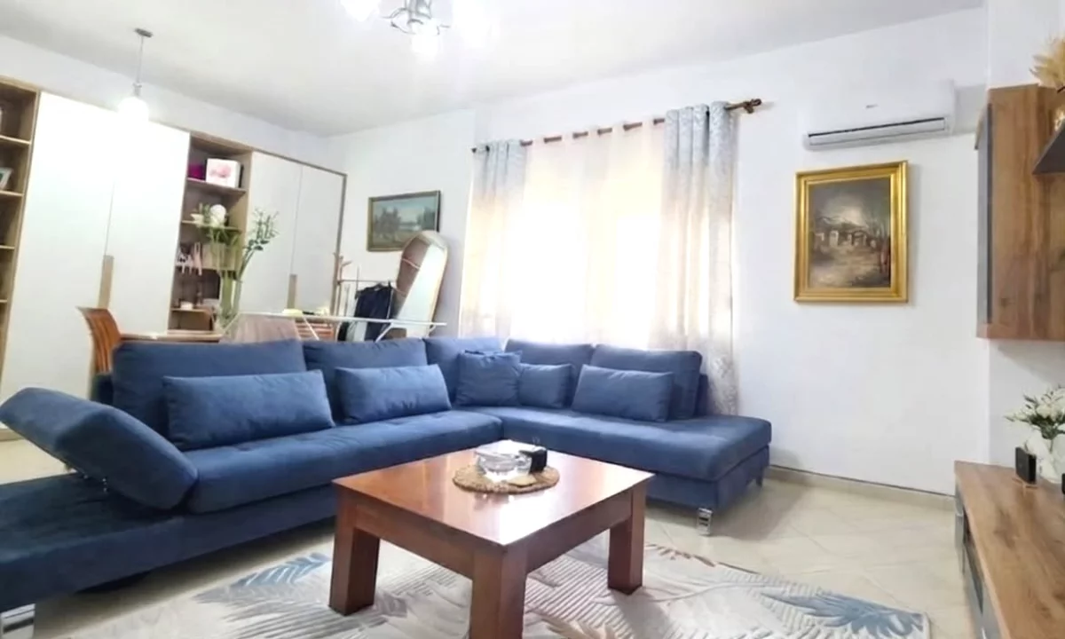 Shtepi ne shitje Apartament ne Tirane, 1+1, Mobilimi E mobiluar, Pagesa 212,000  Euro.