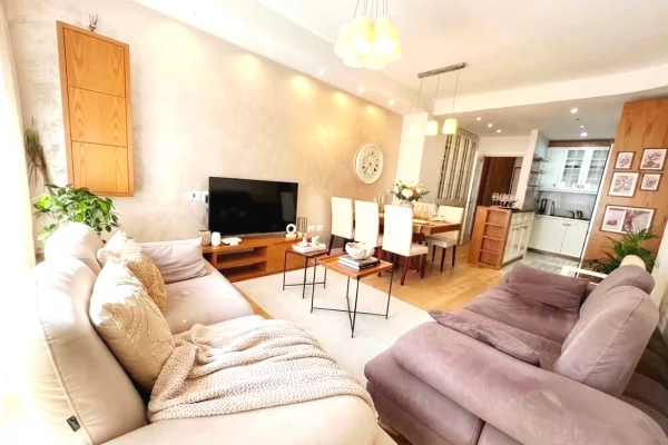 Shtepi ne shitje Apartament ne Tirane, 3+1, Mobilimi E mobiluar, Pagesa 24,900,000  Leke.
