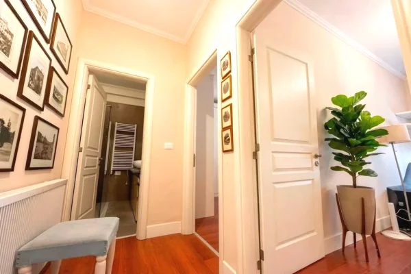 Shtepi ne shitje Apartament ne Tirane, 2+1, Mobilimi E mobiluar, Pagesa 249,000  Euro.