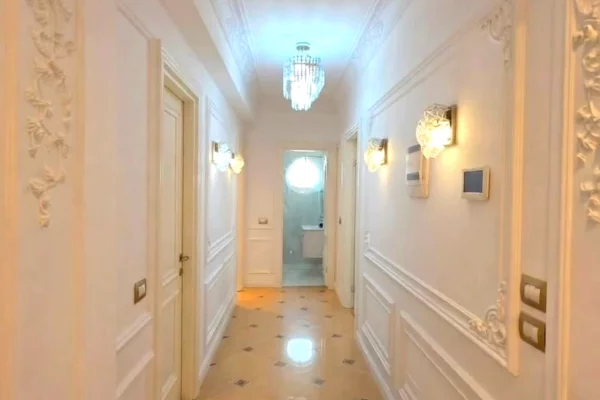 Shtepi ne shitje Apartament ne Tirane, 4+1, Mobilimi E mobiluar, Pagesa 490,000  Euro.