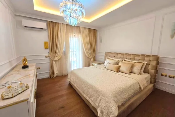 Shtepi ne shitje Apartament ne Tirane, 4+1, Mobilimi E mobiluar, Pagesa 490,000  Euro.