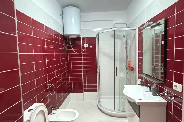 Shtepi me qera Apartament ne Tirane, 2+1, Mobilimi E mobiluar, Pagesa 1,000  Euro.