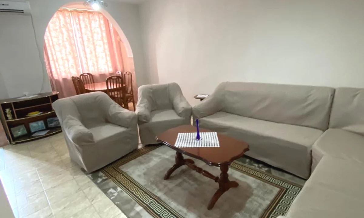 Shtepi me qera Apartament ne Tirane, 2+1, Mobilimi E mobiluar, Pagesa 680  Euro.